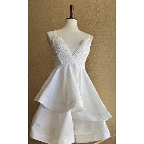 Love Cat Women's White Lace Plunging Skater Dress Size M - Picture 1 of 7
